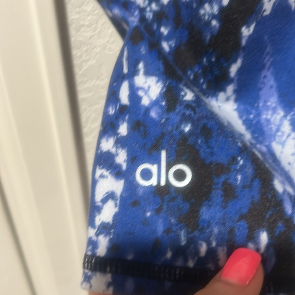 Alo Yoga Python Print Capri - Picture 5 of 6